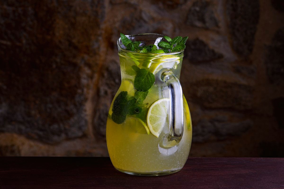 Jarro de sangria de mojito